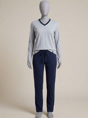 The White Company x Qatar Airways Lounge Set (2 Pieces, Size L) – NWT